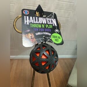 Bow Wow Pet Geometric Ball Throw & Squeeze Vanilla Scented Orange NEW!!! 3”